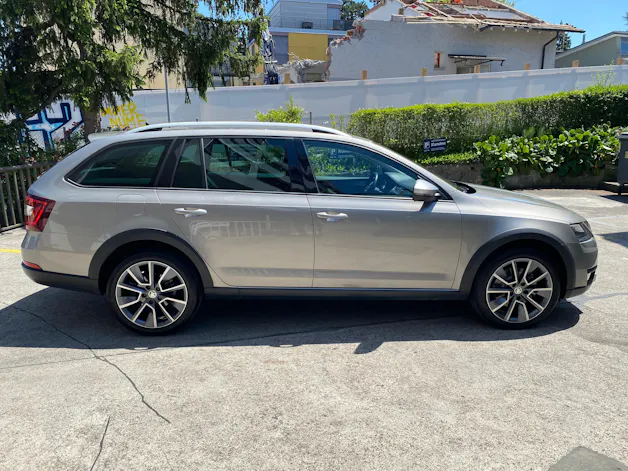 Škoda Octavia Combi 2.0 TSI Scout 4x4 DSG