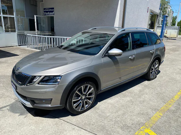 Škoda Octavia Combi 2.0 TSI Scout 4x4 DSG