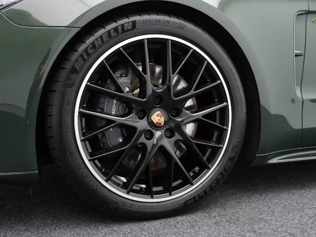 Porsche Panamera 4 E-Hybrid Platinum Edition
