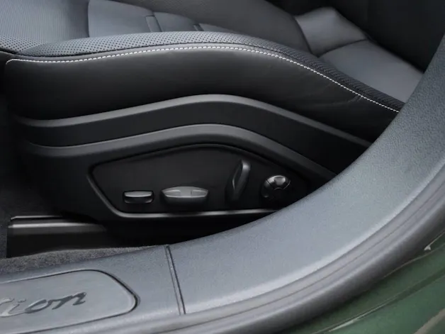 Porsche Panamera 4 E-Hybrid Platinum Edition
