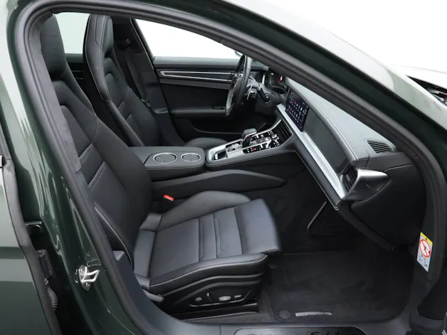 Porsche Panamera 4 E-Hybrid Platinum Edition