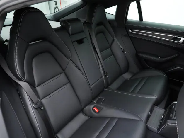 Porsche Panamera 4 E-Hybrid Platinum Edition