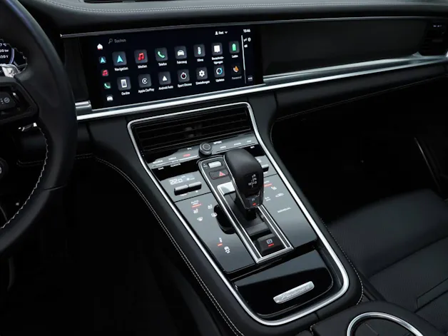 Porsche Panamera 4 E-Hybrid Platinum Edition