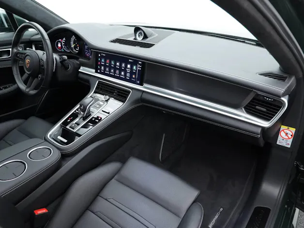 Porsche Panamera 4 E-Hybrid Platinum Edition