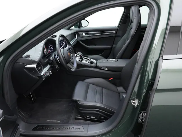 Porsche Panamera 4 E-Hybrid Platinum Edition