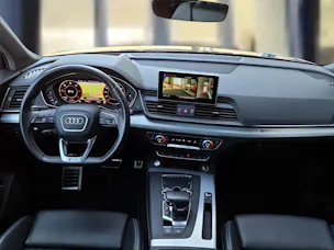 Audi Q5 2.0 TDI sport quattro S-tronic Mythosschwarz Metallic