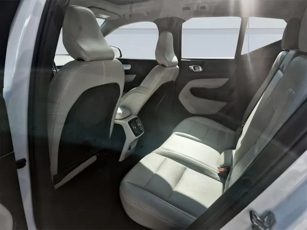 Volvo XC40 2.0 T5 Momentum AWD
