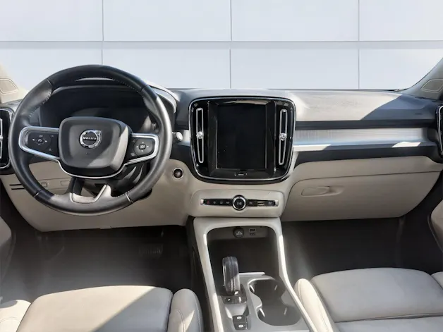 Volvo XC40 2.0 T5 Momentum AWD