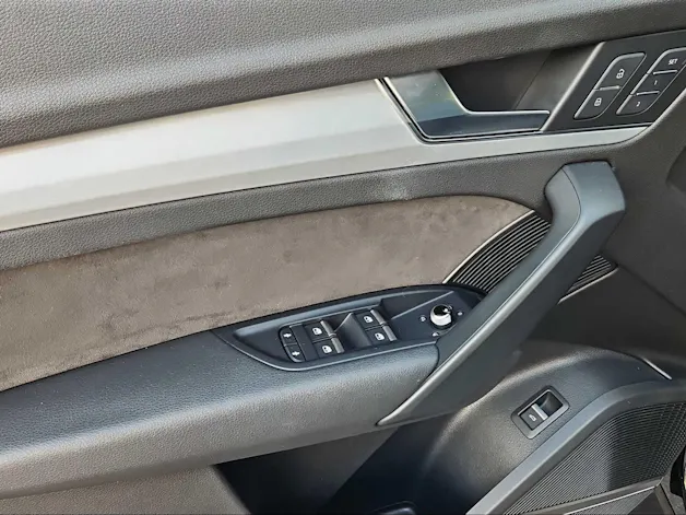 Audi Q5 2.0 TDI sport quattro S-tronic Mythosschwarz Metallic
