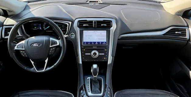 Ford Mondeo 2.0 HEV Vignale eCVT