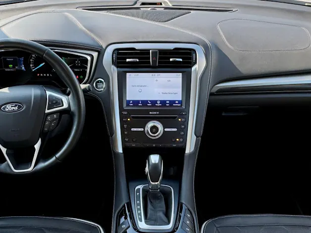 Ford Mondeo 2.0 HEV Vignale eCVT