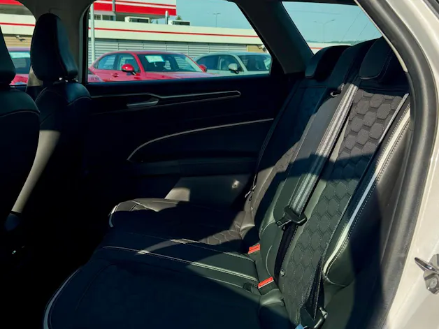 Ford Mondeo 2.0 HEV Vignale eCVT