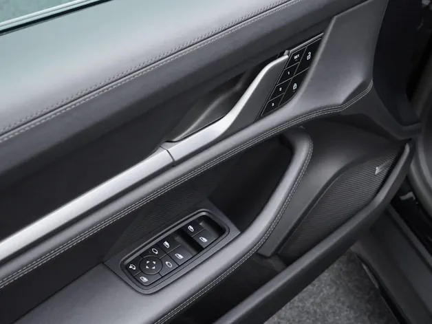 Porsche Taycan 4S Cross Turismo