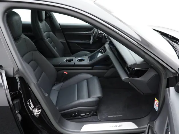 Porsche Taycan 4S Cross Turismo