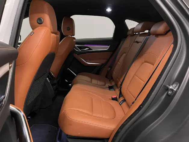 Jaguar F-Pace 2.0 I4 250 R-Dynamic SE