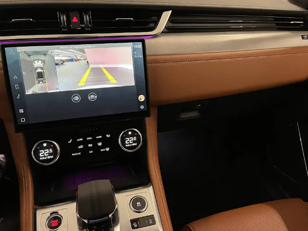 Jaguar F-Pace 2.0 I4 250 R-Dynamic SE