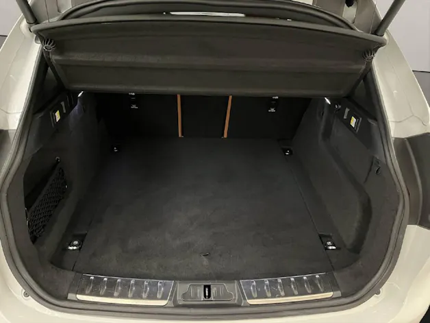 Jaguar F-Pace 2.0 I4 250 R-Dynamic SE