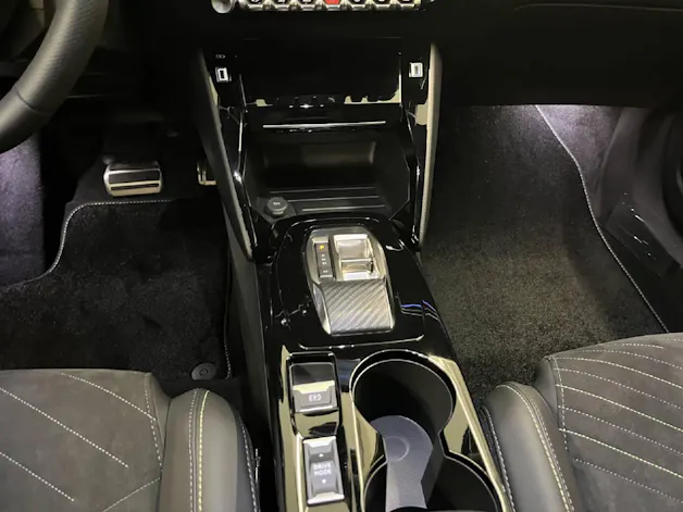 Peugeot 2008 1.2 Hybrid 145 GT