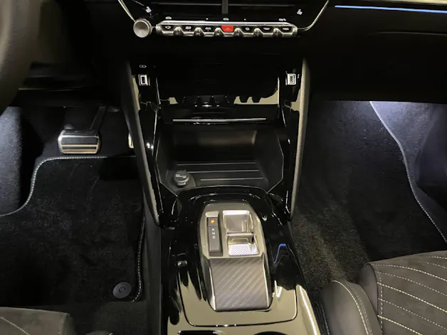 Peugeot 2008 1.2 Hybrid 145 GT