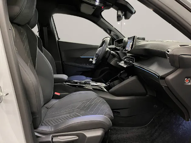 Peugeot 2008 1.2 Hybrid 145 GT