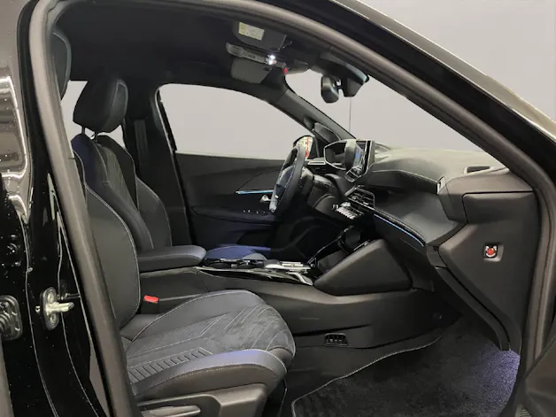 Peugeot 2008 1.2 Hybrid 145 GT