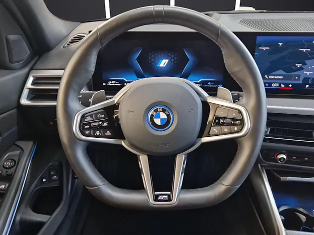 BMW 330e xDrive Touring