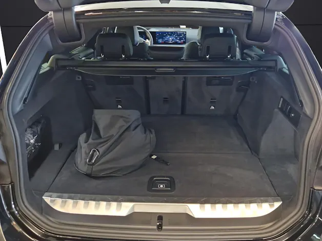 BMW 330e xDrive Touring