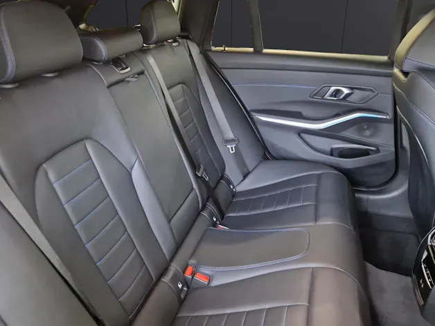 BMW 330e xDrive Touring