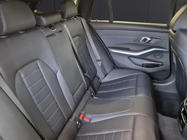 BMW 330e xDrive Touring