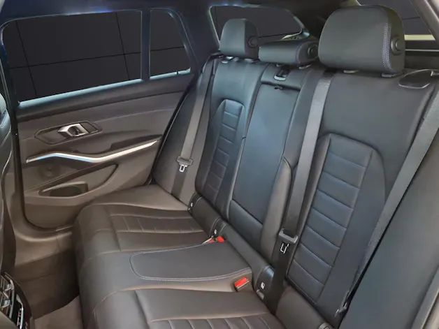 BMW 330e xDrive Touring