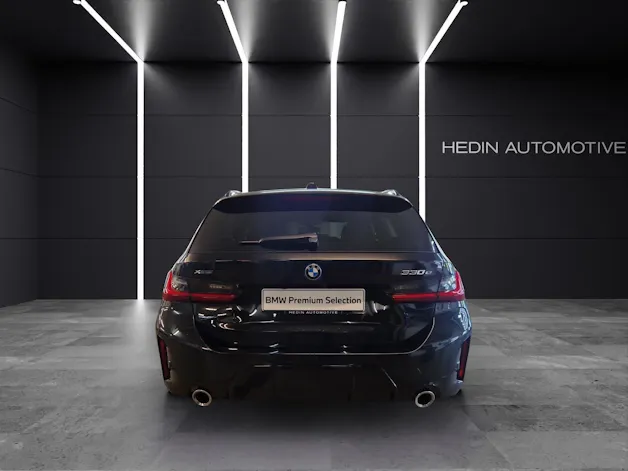 BMW 330e xDrive Touring