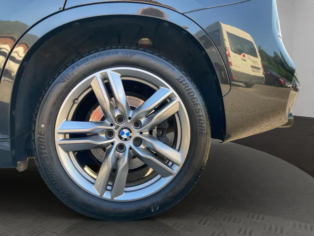 BMW X1 25i xDrive SAG
