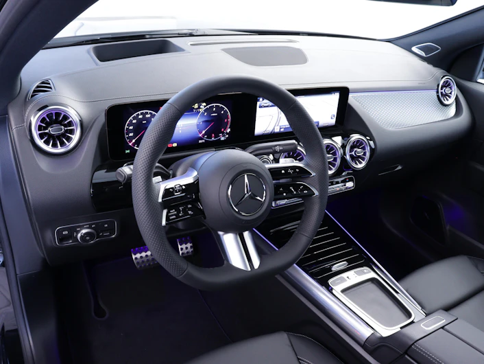 Fahrzeugbild MERCEDES-BENZ GLA 220