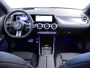 Fahrzeugbild MERCEDES-BENZ GLA 220 d Swiss Star AMG Line 4matic