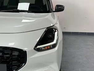 Suzuki Swift 1.2 Sakura Hybrid