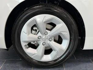 Suzuki Swift 1.2 Sakura Hybrid
