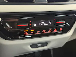 Suzuki Swift 1.2 Sakura Hybrid