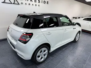 Suzuki Swift 1.2 Sakura Hybrid
