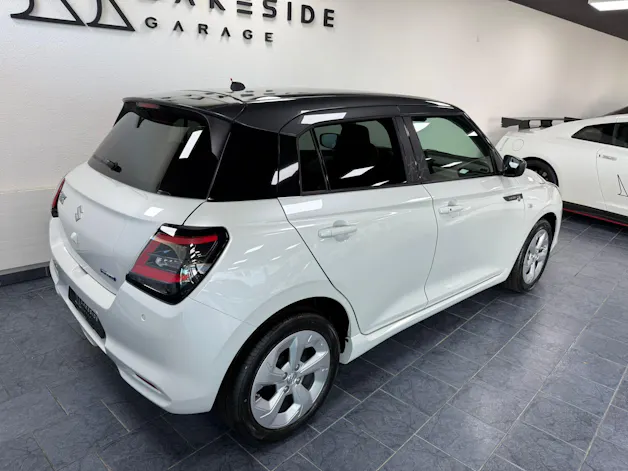 Suzuki Swift 1.2 Sakura Hybrid