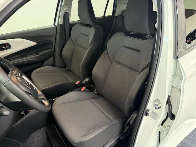 Suzuki Swift 1.2 Sakura Hybrid