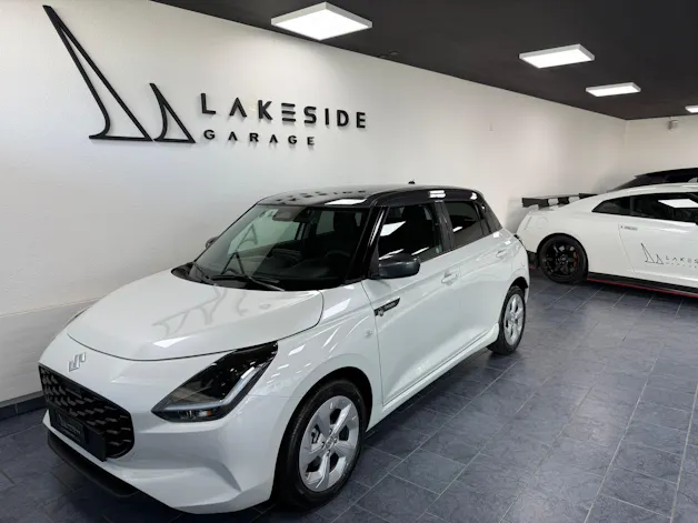 Suzuki Swift 1.2 Sakura Hybrid