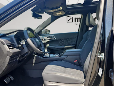 MITSUBISHI OUTLANDER 7