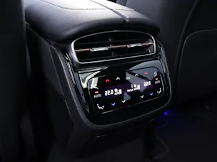 MERCEDES-BENZ EQE 350+ Electric Art Line