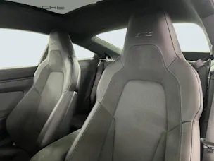 Porsche 911 Carrera 4 GTS