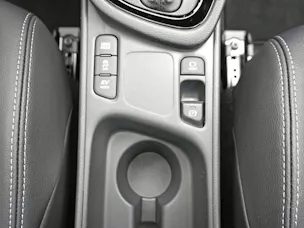 Toyota Yaris 1.5 VVT-i HSD Premium