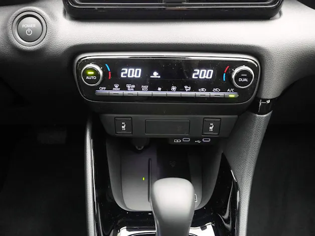 Toyota Yaris 1.5 VVT-i HSD Premium