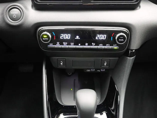 Toyota Yaris 1.5 VVT-i HSD Premium
