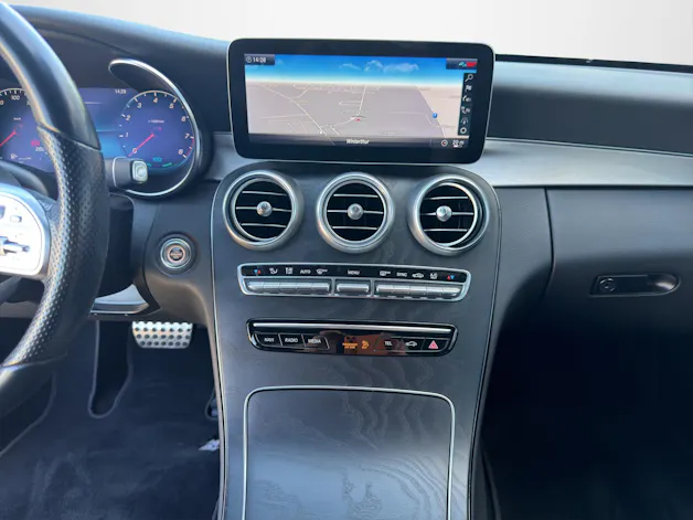 Mercedes-Benz C-Klasse A205 Cabriolet C 200 AMG Line 4matic