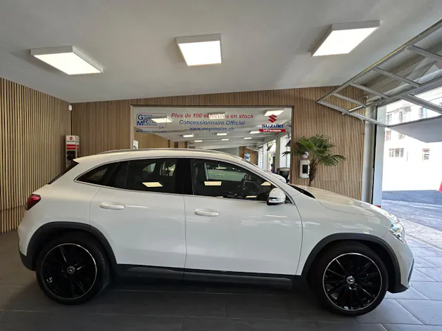Mercedes-Benz GLA 200 AMG Line