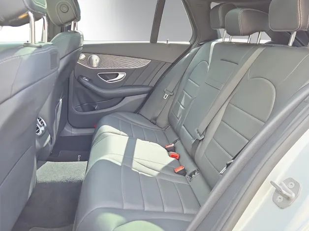 Mercedes-Benz C 200 AMG Line 4Matic 9G-Tronic